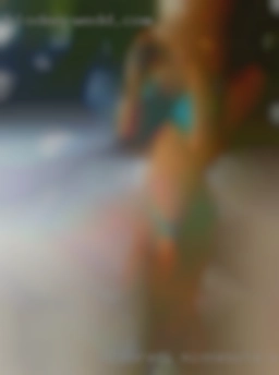 I am Minnesota married swingers bored...I  need excitement.
